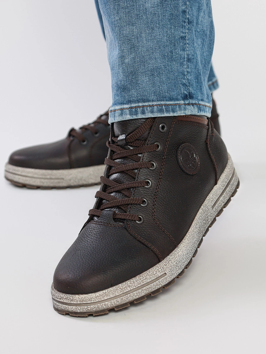 Ботинки темно-коричневого цвета со шнуровкой и молнией